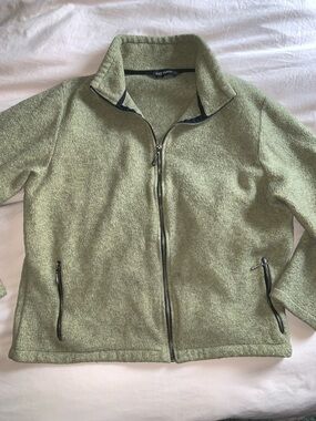 Black Diamond Zip Up sweater Size XL Used